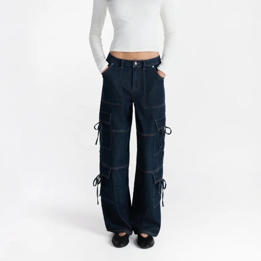 No Boundaries Bow Cargo High Rise Jeans, 30.5” Inseam, Women's Size 0